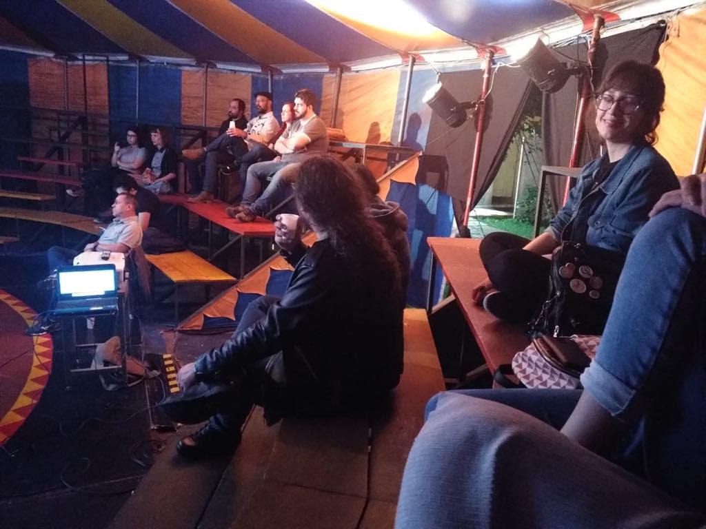 O documentário “Arquitetura da Destruição” será exibido nesta quarta-feira (19) na Biblioteca Infantil Municipal “Renato Sêneca de Sá Fleury”, como parte do projeto “Filmes Cult nas Quartas”. O evento começa às 19h, tem 1h50min de duração e ainda contempla um bate-papo que será realizado após a exibição do longa. A entrada é gratuita.