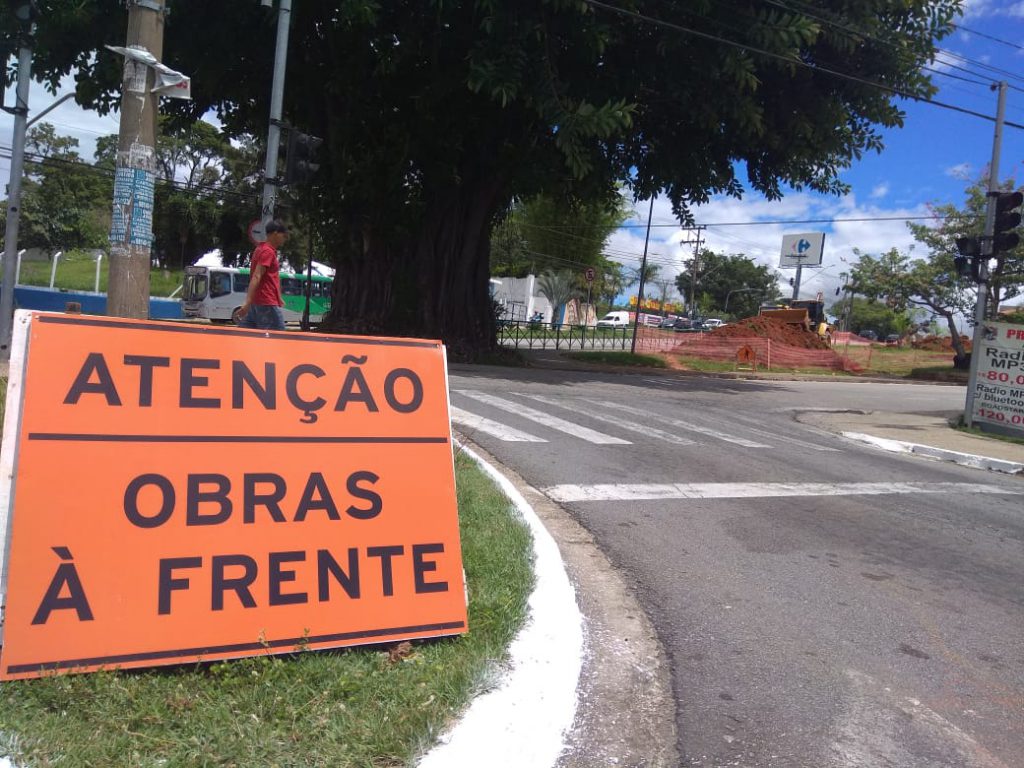Trecho em obras na avenida J J Lacerda 