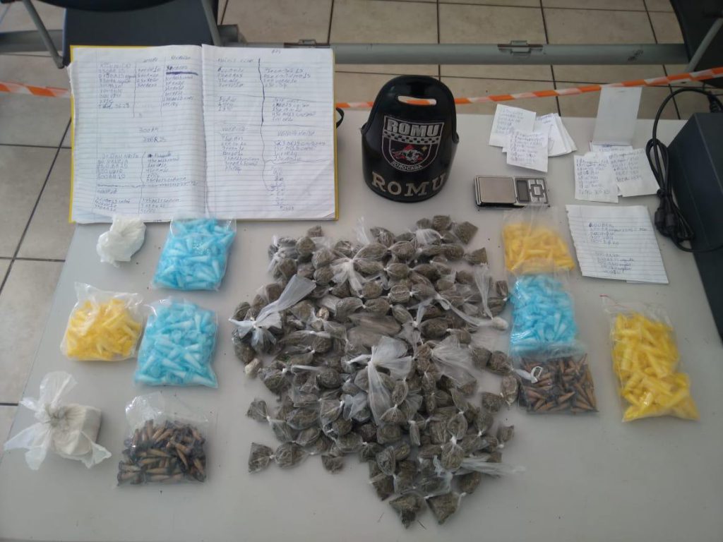 Entorpecentes recolhidos pela Ronda Ostensiva Municipal (ROMU)