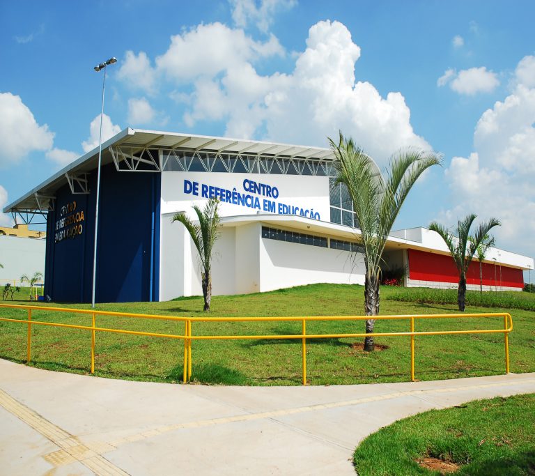 Palestra gratuita no Centro de Referência em Educação trata do enfrentamento ao racismo