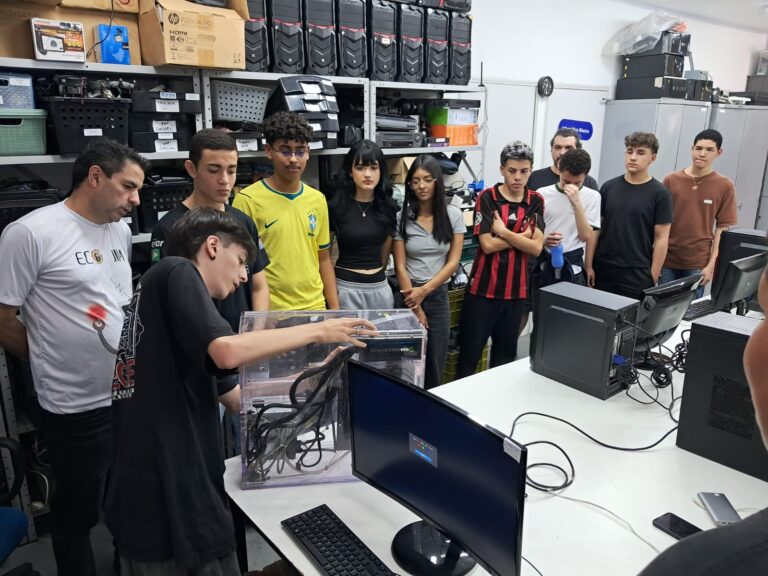 Metareciclagem recebe visita dos alunos da E.E. “Prof. Joaquim Izidoro Marins”