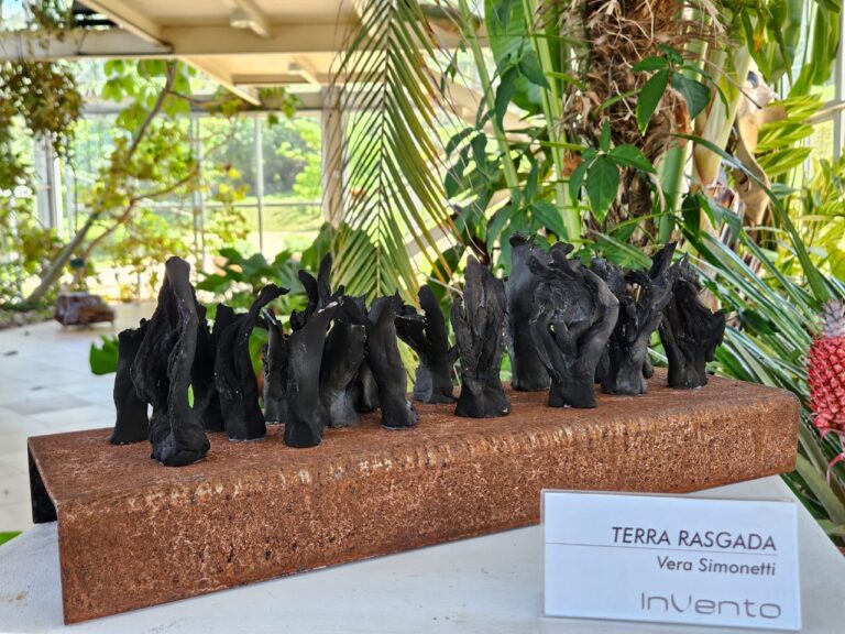 Exposição traz obras de ceramistas ao Jardim Botânico de Sorocaba