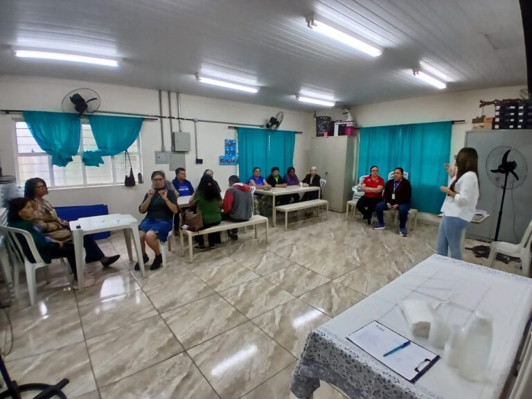 Cras Nova Esperança realiza Roda com Café voltada a pessoas idosas